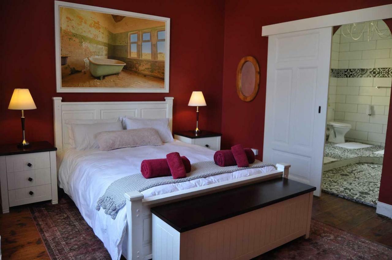 Alte Villa Boutique Hotel Lüderitz Buitenkant foto
